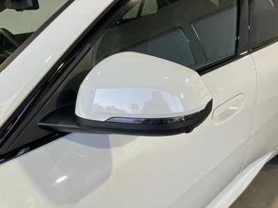 2025 BMW IX2 缩略图 21