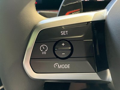 2025 BMW IX2 缩略图 34