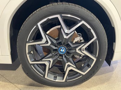 2025 BMW IX2 缩略图 24