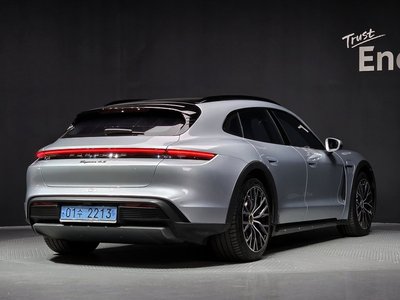 PORSCHE TAYCAN - 4