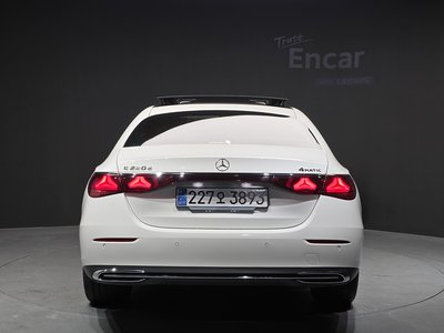MERCEDES-BENZ E-CLASS - 4