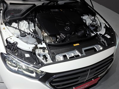 MERCEDES-BENZ E-CLASS - 7