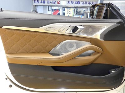 2025 BMW M8 缩略图 11