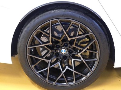 صورة 6 لـ 2025 BMW M8