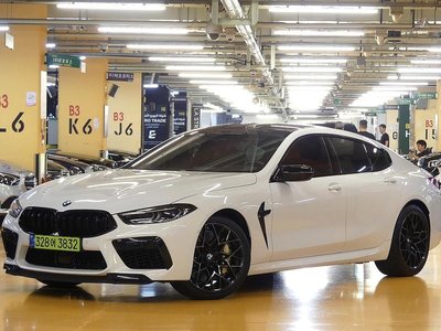 صورة 1 لـ 2025 BMW M8