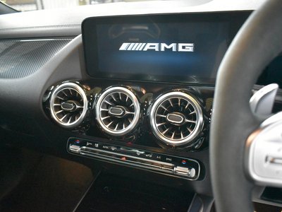 صورة 9 لـ 2021 Mercedes-BENZ GLA AMG