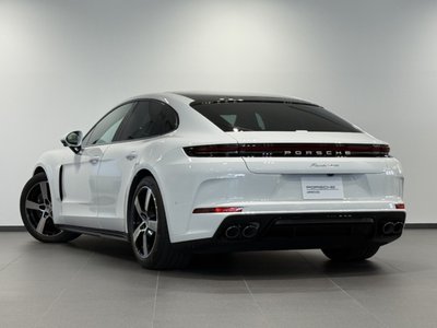 2025 Porsche PANAMERA photo 3