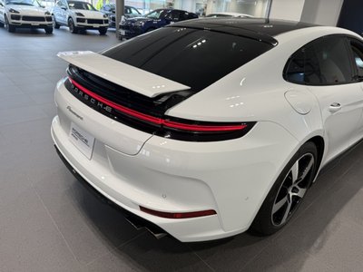 2025 Porsche PANAMERA photo 6