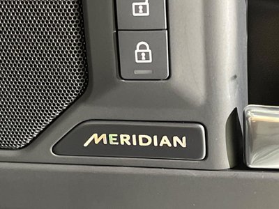 LAND ROVER DEFENDER - 9