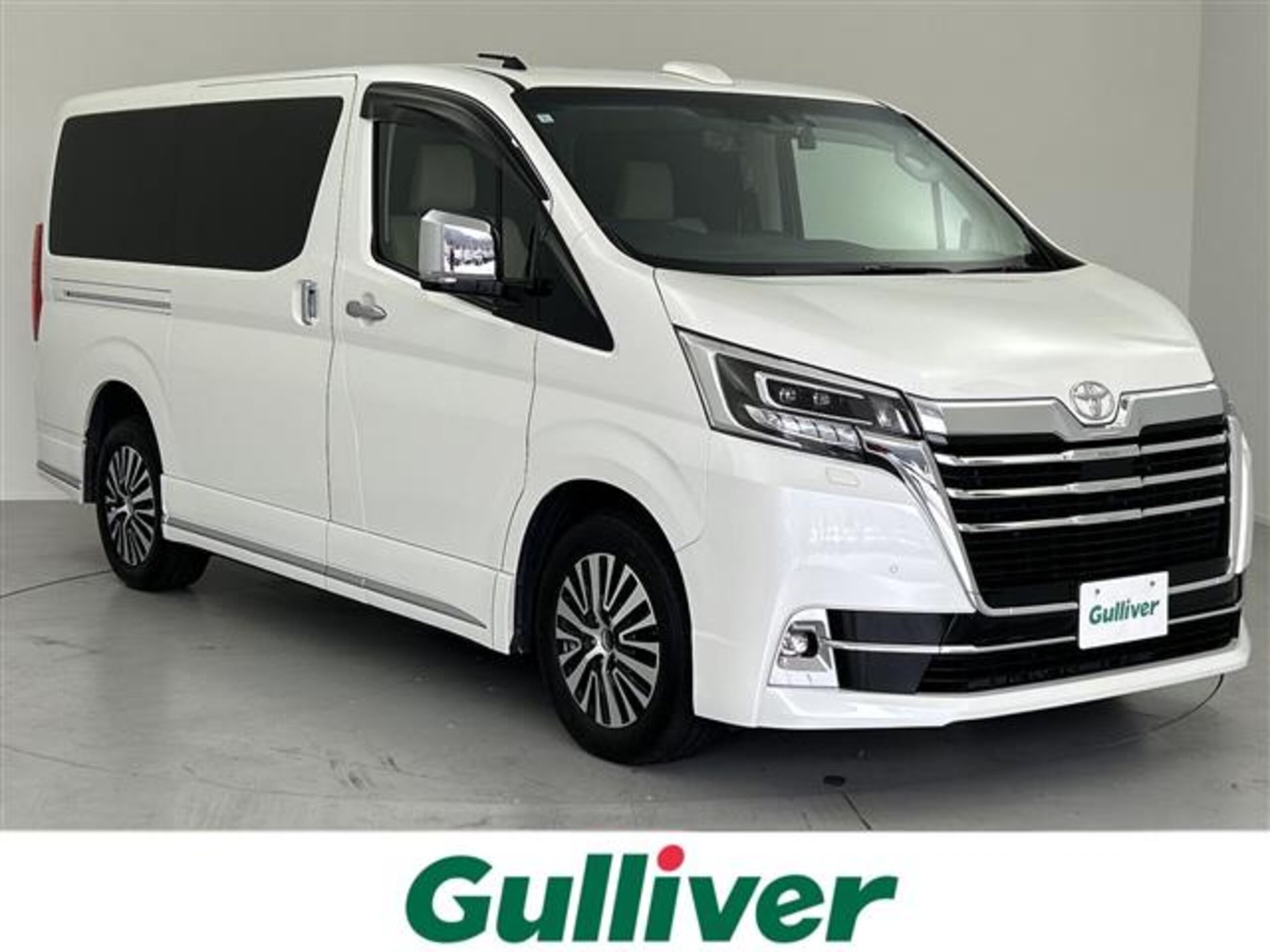 TOYOTA GRAND ACE - View 1