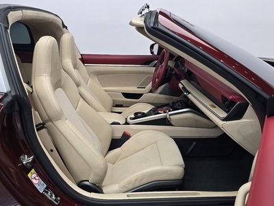 2021 Porsche 911 — миниатюра 16