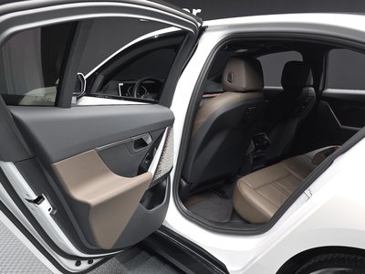 2025 BMW 5 SERIES 缩略图 16