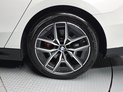 2025 BMW 5 SERIES 照片 8