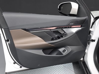 2025 BMW 5 SERIES 缩略图 14