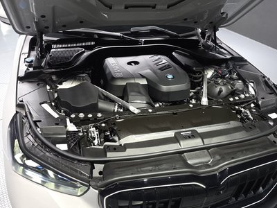 2025 BMW 5 SERIES 照片 7
