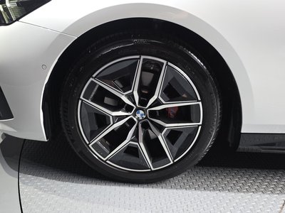 2025 BMW 5 SERIES 照片 6