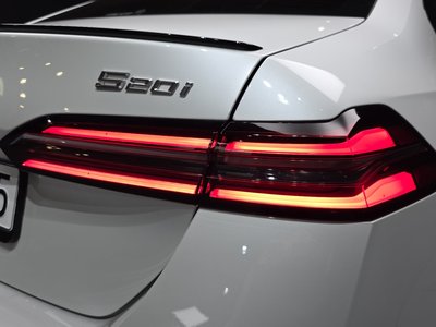 2025 BMW 5 SERIES 照片 10