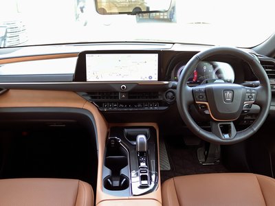 2025 Toyota CROWN SPORT photo 4