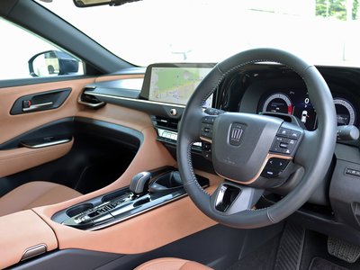 2025 Toyota CROWN SPORT thumbnail 32