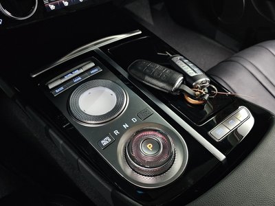 GENESIS G80 (RG3) - 9