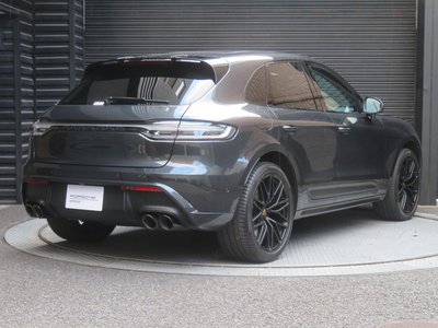 PORSCHE MACAN - 2