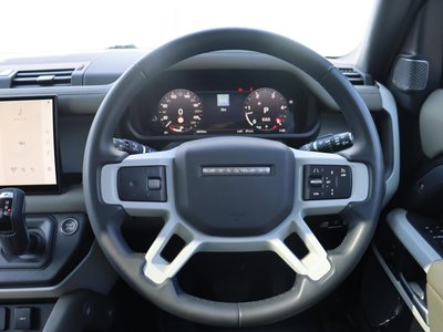 LAND ROVER DEFENDER - 10