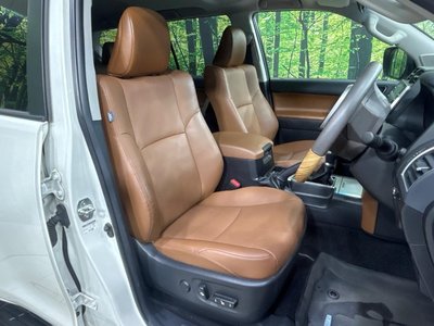 TOYOTA LAND CRUISER PRADO - 8