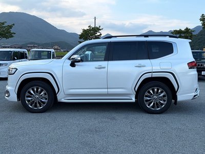 2025 Toyota LAND CRUISER 300 — фото 2