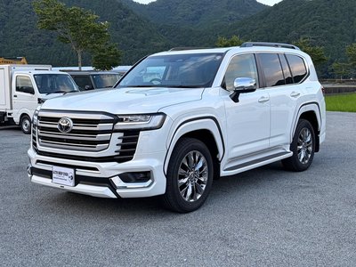 2025 Toyota LAND CRUISER 300 — фото 1