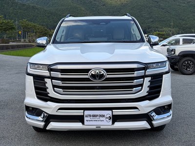 2025 Toyota LAND CRUISER 300 — фото 8