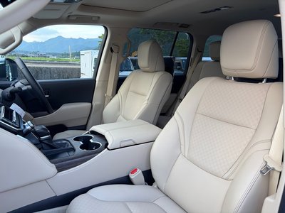 2025 Toyota LAND CRUISER 300 — миниатюра 24