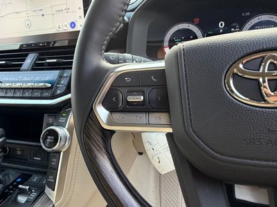 2025 Toyota LAND CRUISER 300 — миниатюра 34