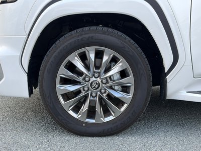 2025 Toyota LAND CRUISER 300 — миниатюра 11