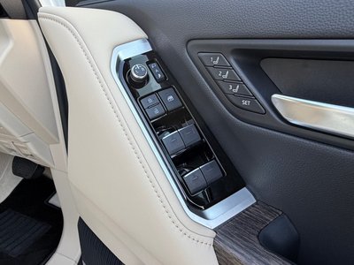 2025 Toyota LAND CRUISER 300 — миниатюра 48