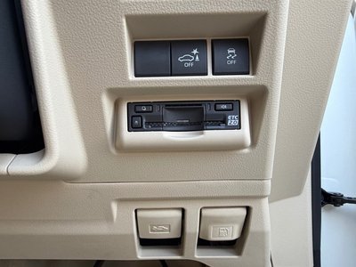 2025 Toyota LAND CRUISER 300 — миниатюра 32