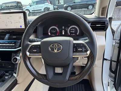2025 Toyota LAND CRUISER 300 — миниатюра 29