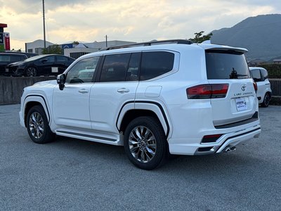 2025 Toyota LAND CRUISER 300 — фото 3