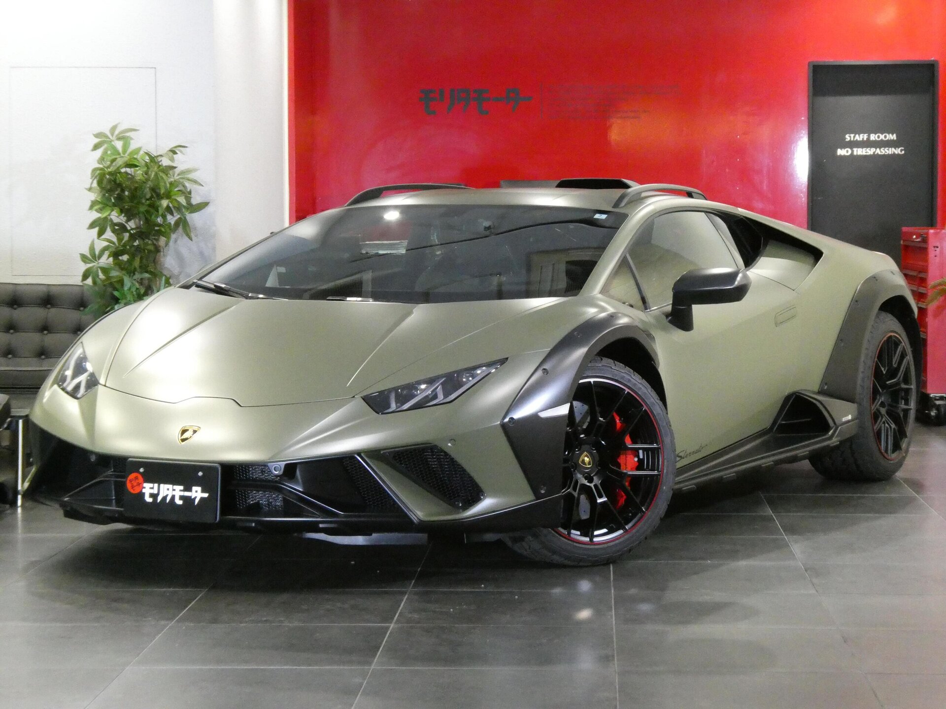 LAMBORGHINI HURACAN STERRATO - View 1