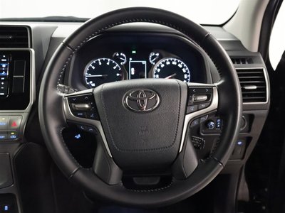 TOYOTA LAND CRUISER PRADO - 6