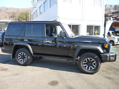 TOYOTA LAND CRUISER 70 - 9