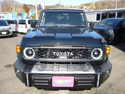 TOYOTA LAND CRUISER 70 - 4