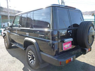 TOYOTA LAND CRUISER 70 - 3