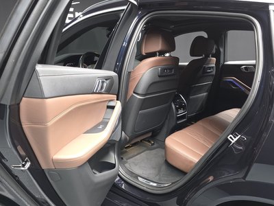 2022 BMW X6 — миниатюра 16