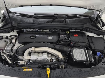 MERCEDES-BENZ GLA - 7