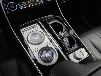 2022 Genesis GV80 photo 9
