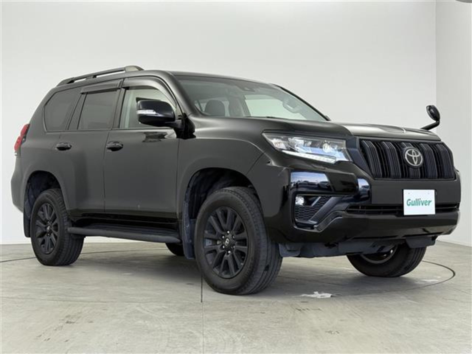 TOYOTA LAND CRUISER PRADO - View 1