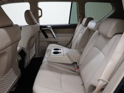 TOYOTA LAND CRUISER PRADO - 10