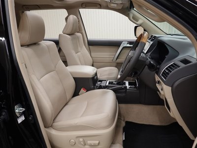 TOYOTA LAND CRUISER PRADO - 7