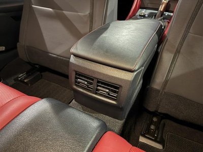 2019 Lexus RC — миниатюра 21