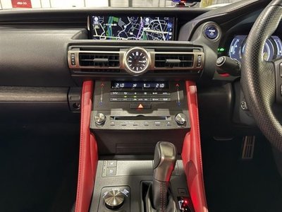 2019 Lexus RC — миниатюра 42